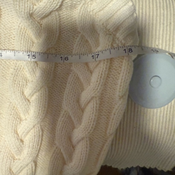Faherty Cream Cable Knit Vest Small - Picture 6 of 7